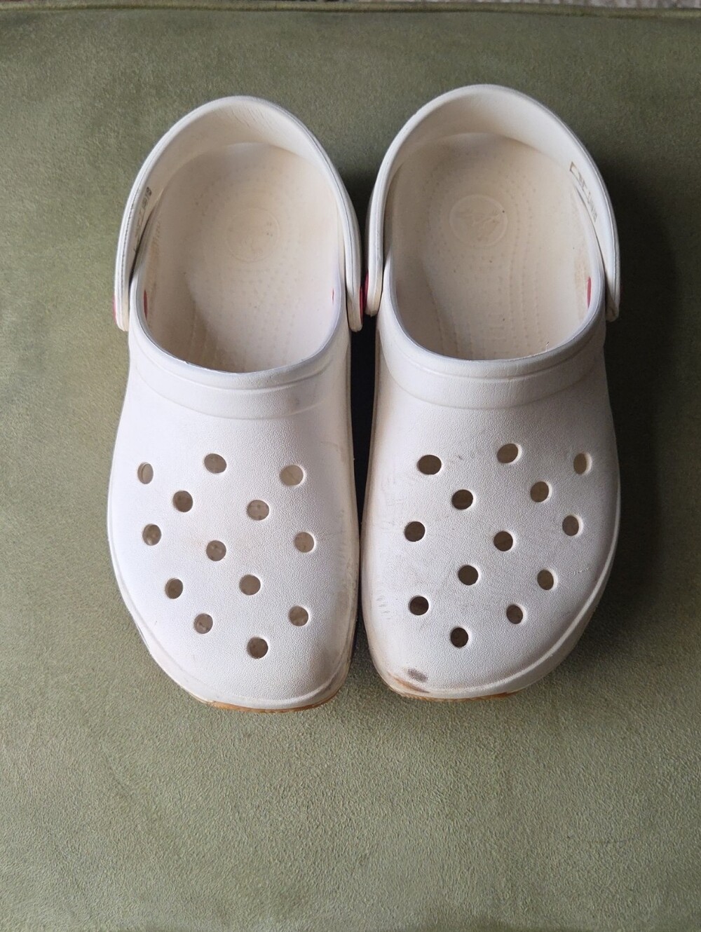 CROCS Retro Style White Sandals m7w9